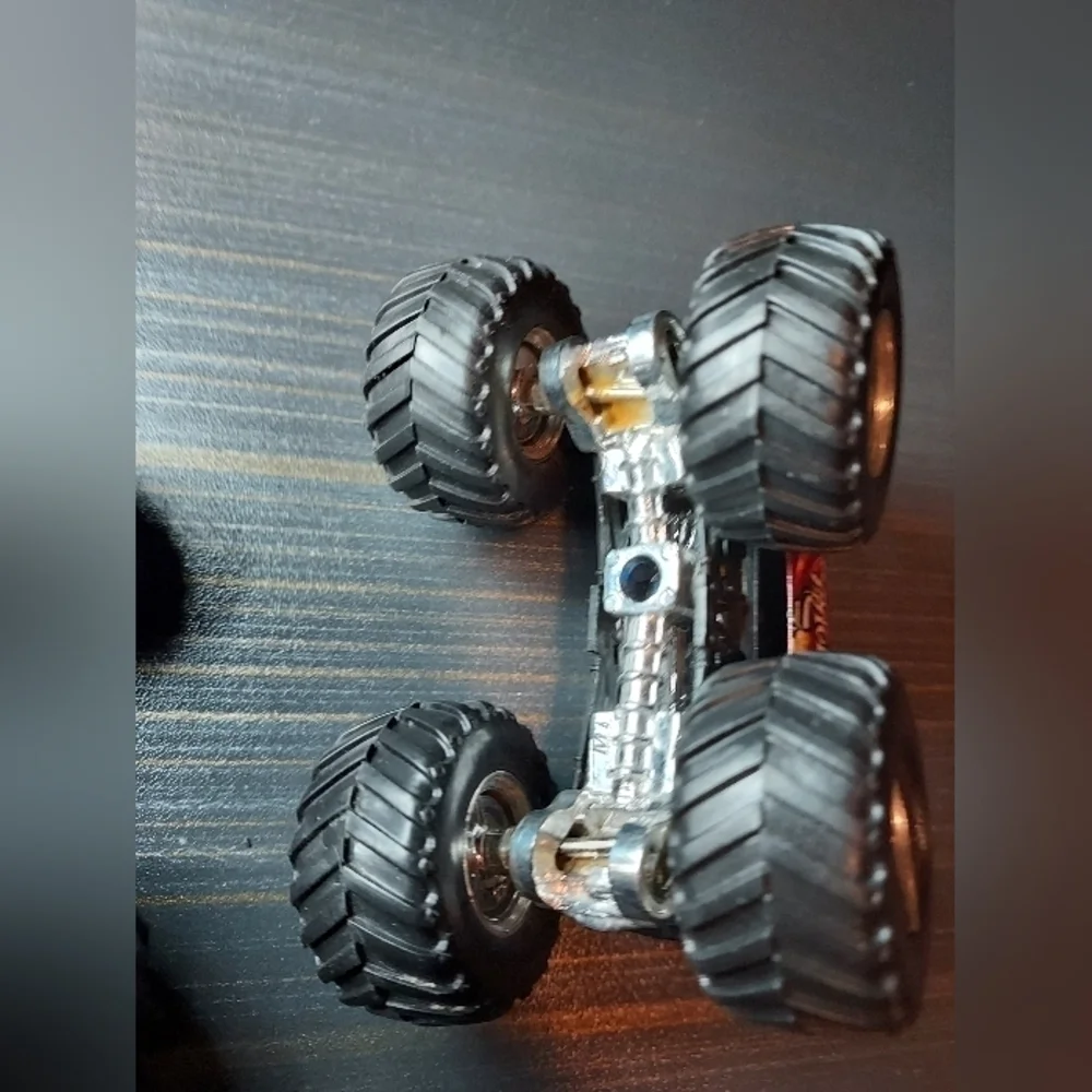 Hot Wheels Monster Jam Truck lot el matador and mutt Rottweiler